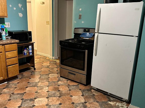 5th image of 4139 W Morgan Ave #4