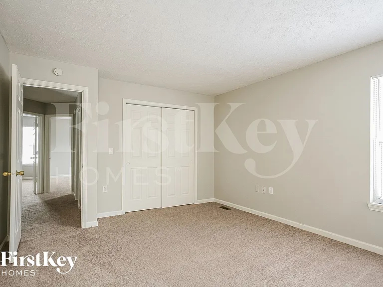 10225 Park Stream Dr — Photo 7