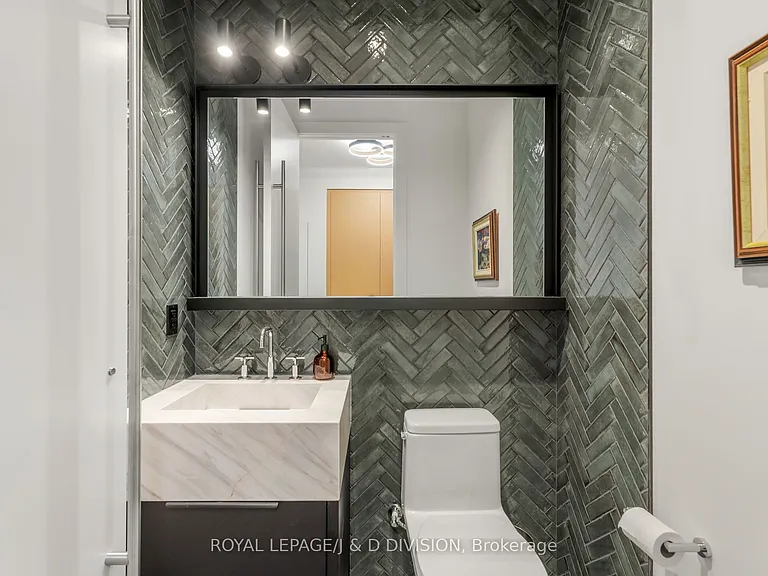 1 Strathgowan Ave #710 — Photo 11