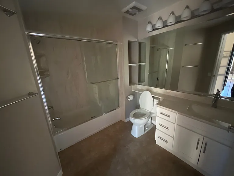280 Caldecott Ln #208 — Photo 8