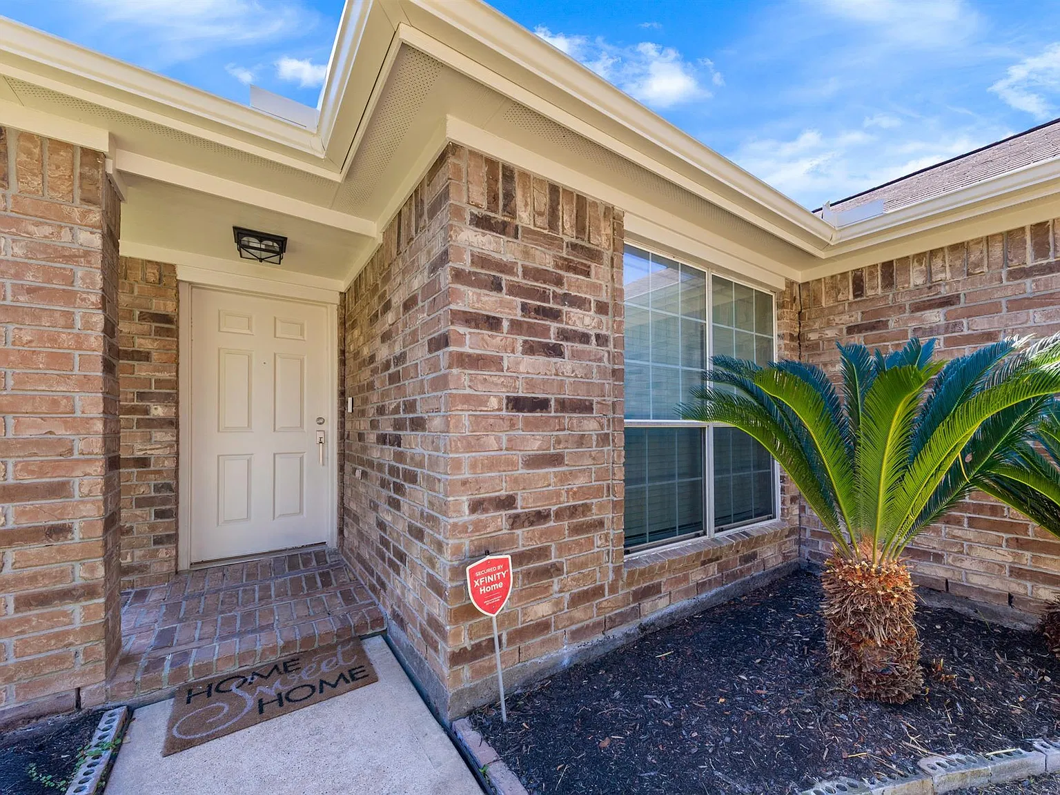 3 bed, 1913 sqft, $1,950 — Photo 3
