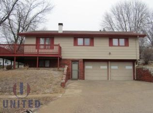 3120 S Nicollet St, Sioux City, IA 51106