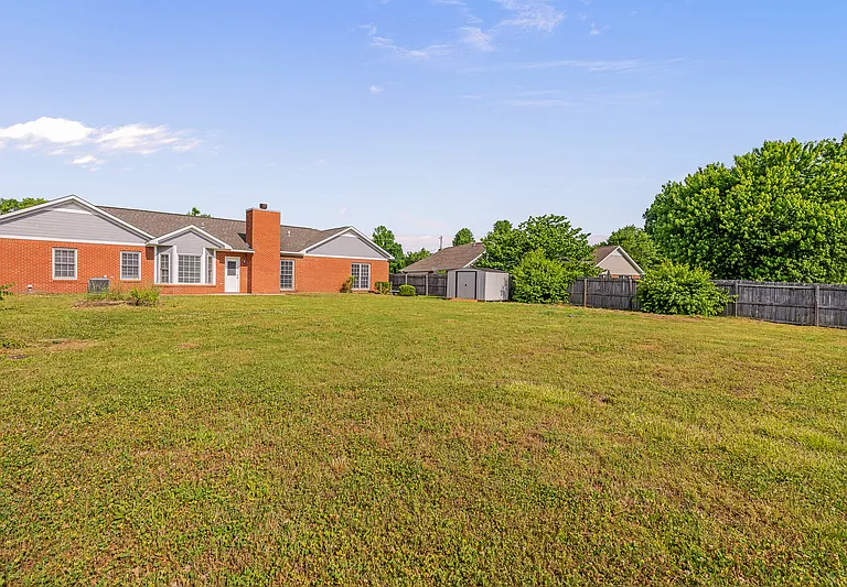 101 Coriander Ln — Photo 33