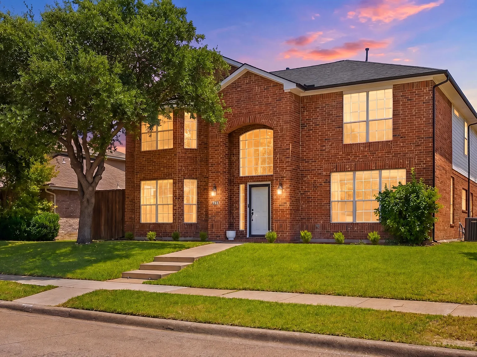 4 bed, 2.5 bath, 3048 sqft, $4,200 — Photo 3