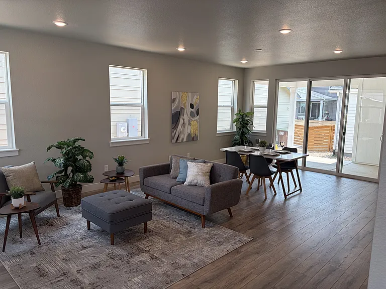 6071 Goodnight Ave — Photo 2