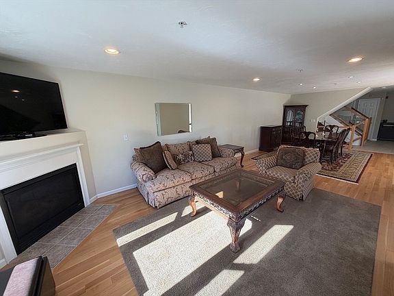 4th image of 31 America Blvd #31