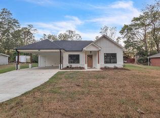 63 Clay St, West Point, MS 39773