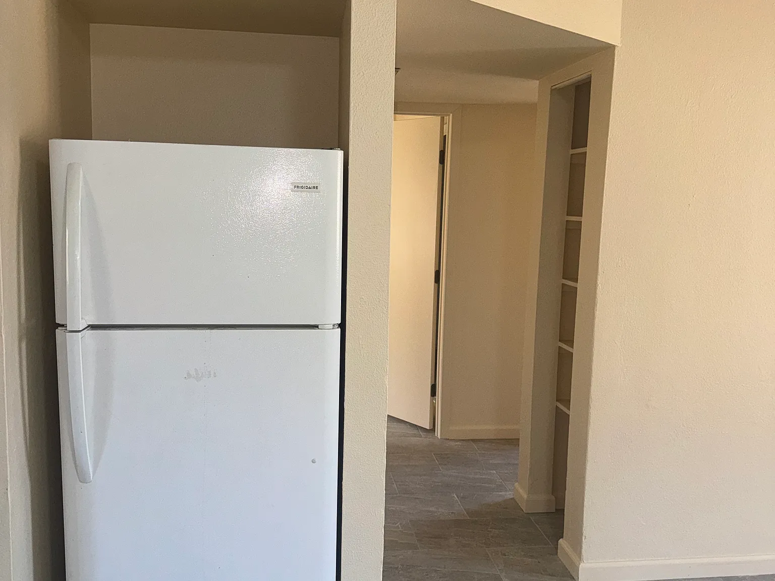 2 bed, 800 sqft, $1,090 — Photo 4