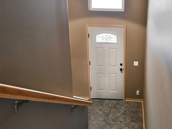 3rd image of 17038 Sahler St