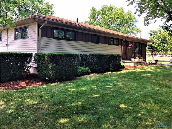 2nd image of 41 Island View Ave