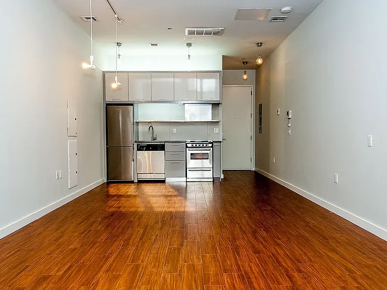 96 Dupont St #LL7 — Photo 9