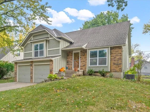 15213 S Locust St, Olathe, KS 66062