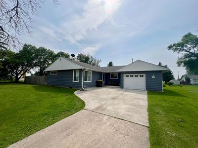 310 6th St W, Hector, MN, 55342