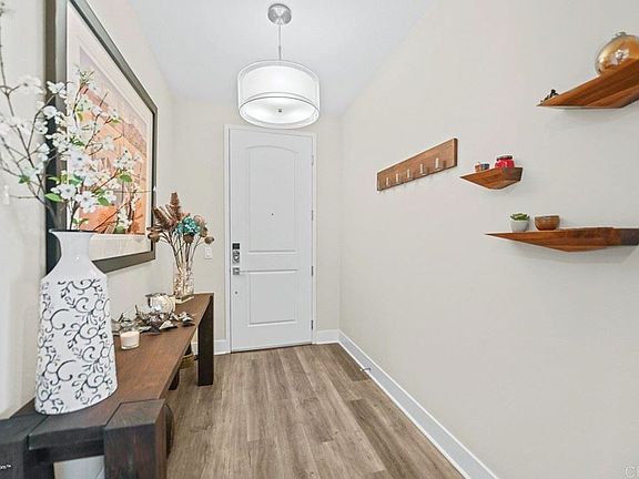4th image of 800 Grand Ave #202