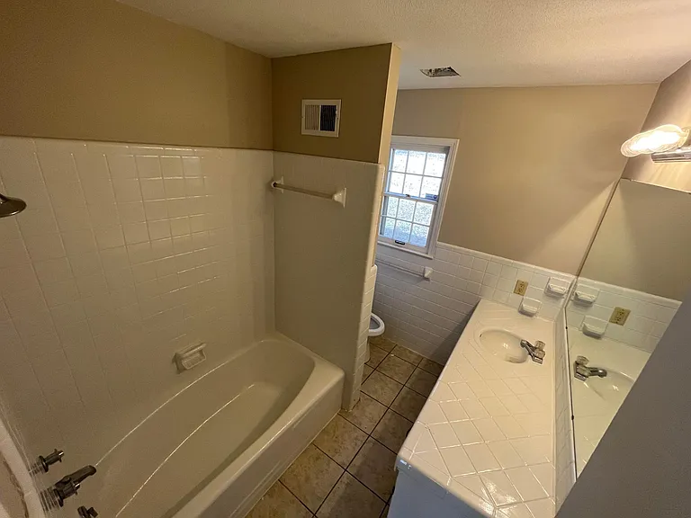 4712 Spicewood St — Photo 9