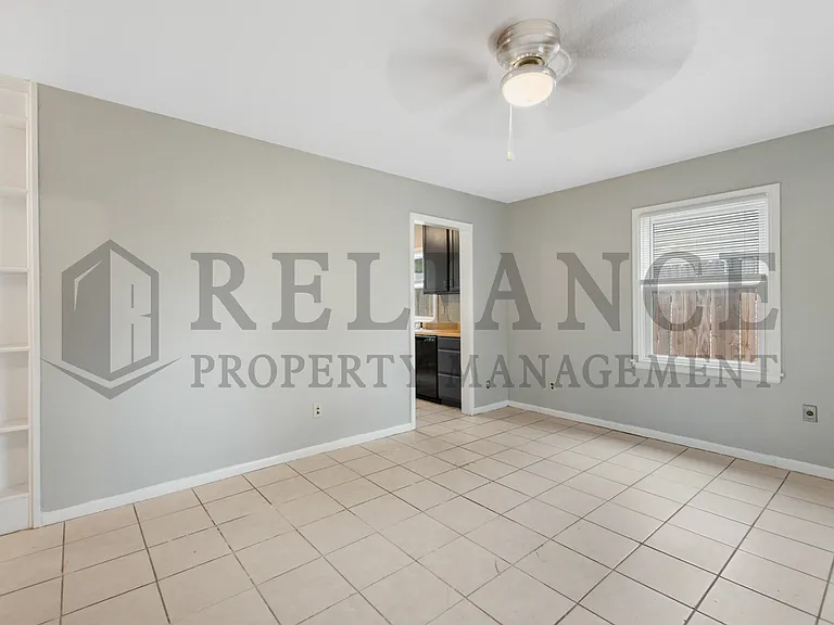 2106 S Madison Ave — Photo 4