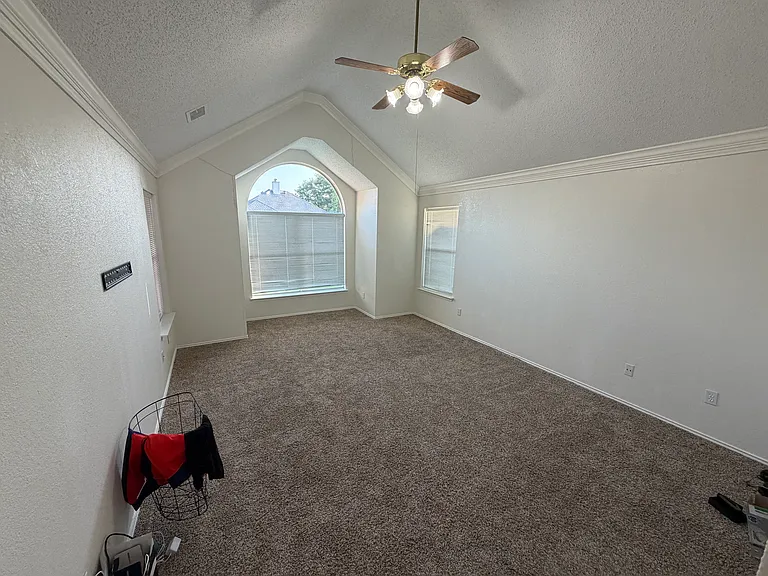 2305 Austin Dr — Photo 6