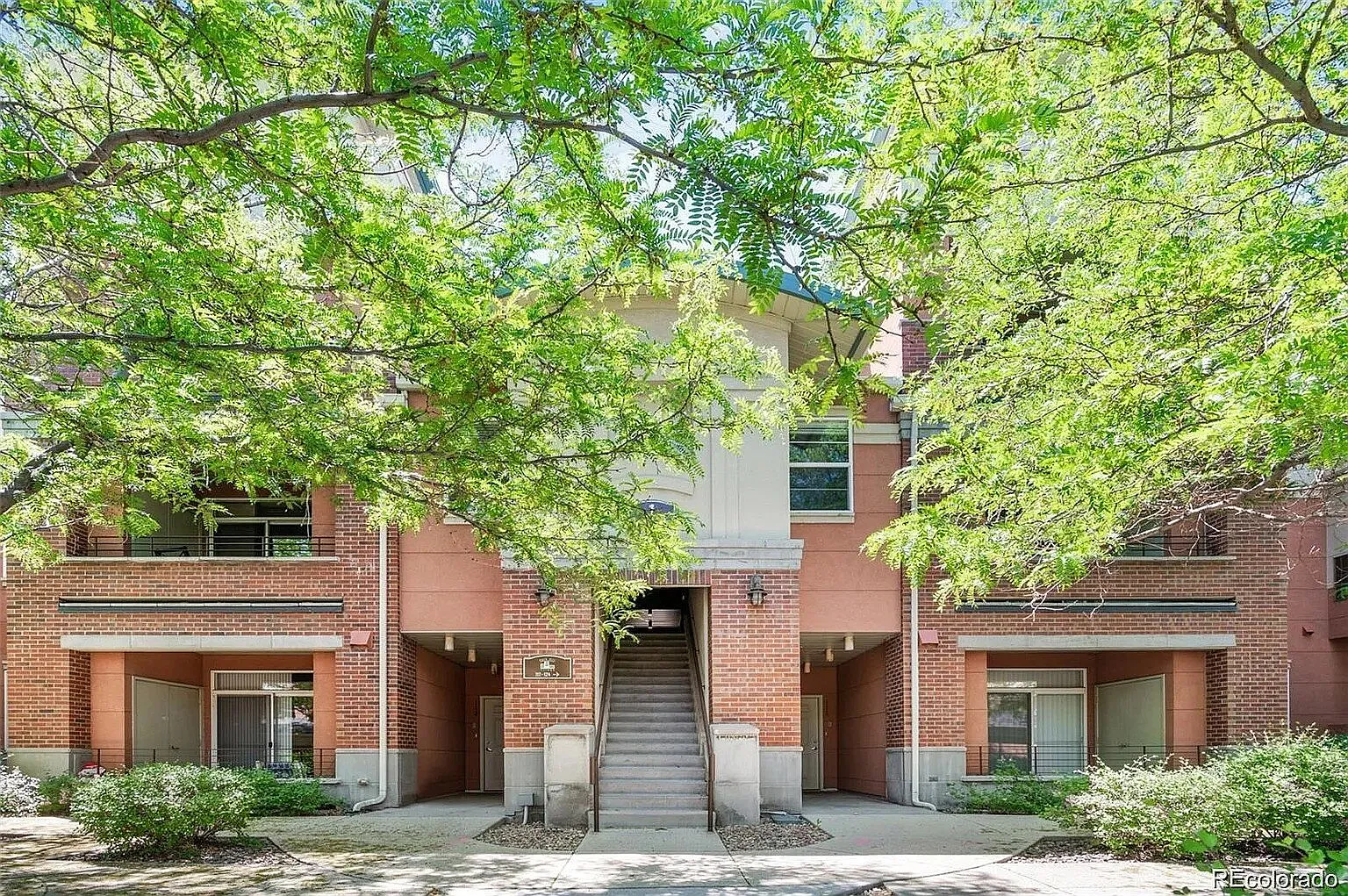 2 bed, 2.0 bath, 1124 sqft, $1,850 — Photo 1