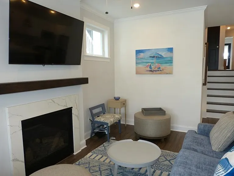 2717 Asbury Ave — Photo 5
