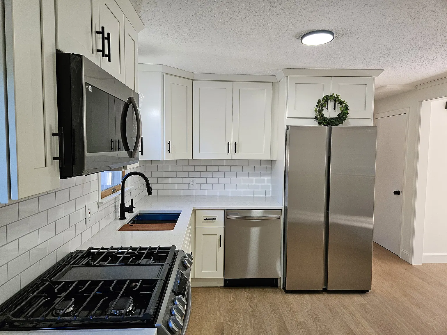 3 bed, 1212 sqft, $2,300 — Photo 1