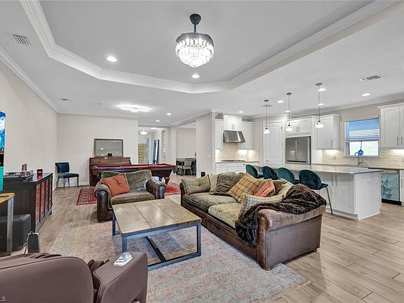 3rd image of 11760 Canal Grande DR