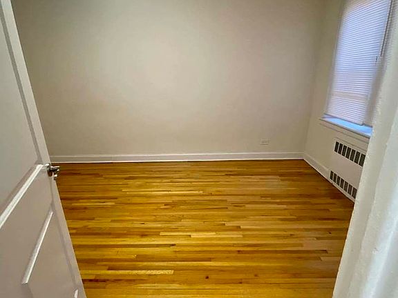 5th image of 141-30 Pershing Cres #3J