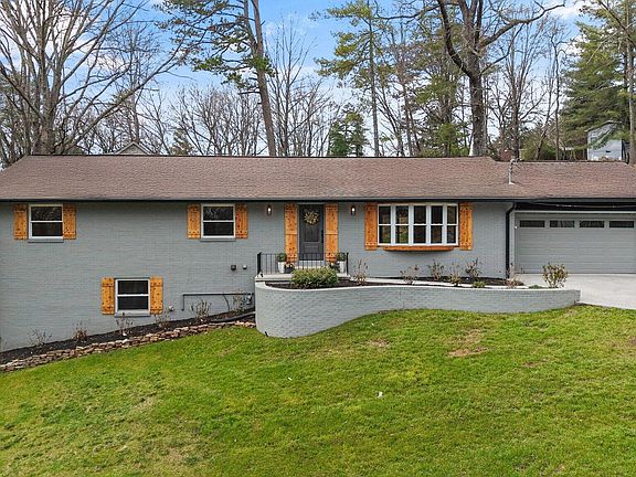 2nd image of 5833 Briercliff Rd