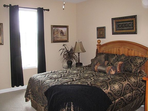 2nd image of 331 Majestic Oak Dr