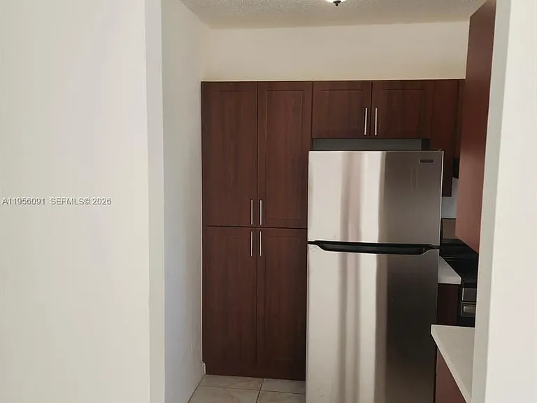 10805 SW 86th St #12 — Photo 3