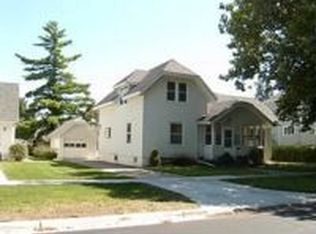 820 N Adams St, Carroll, IA 51401