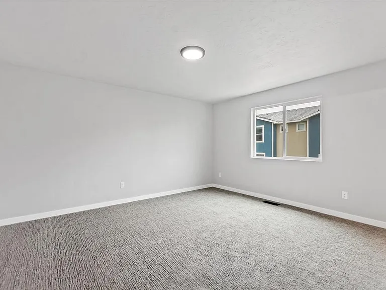 2741 E Jasmine St — Photo 24
