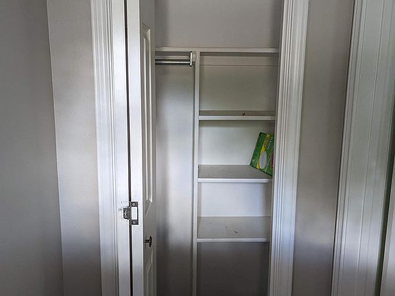 2nd image of 985 Woodrow Cir