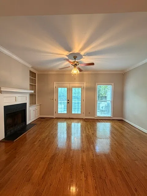 2 bed, 2.5 bath, 1300 sqft, $2,100 — Photo 3