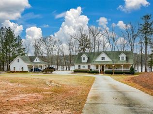 606 Paynes Lake Rd, Carrollton, GA 30116