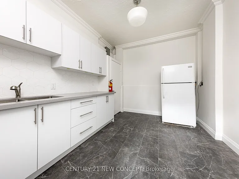 295 Queen St E #2 — Photo 14