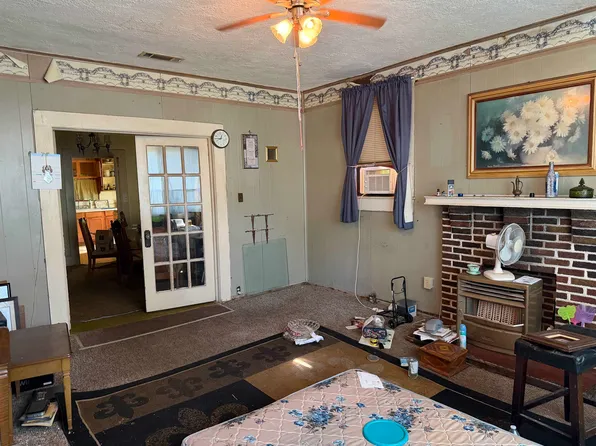 602 Holland St, Marshall, TX 75670