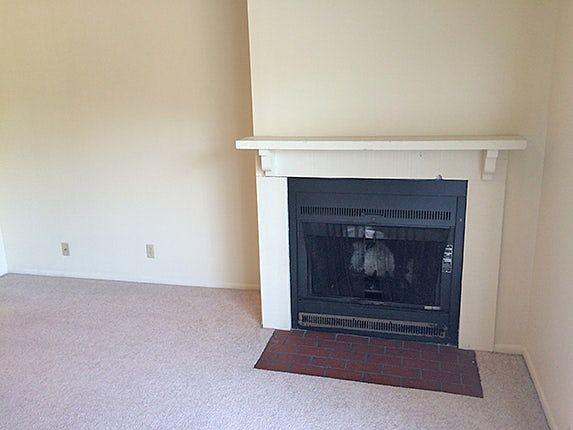 3rd image of 10808 Oakbrook Cir APT 10
