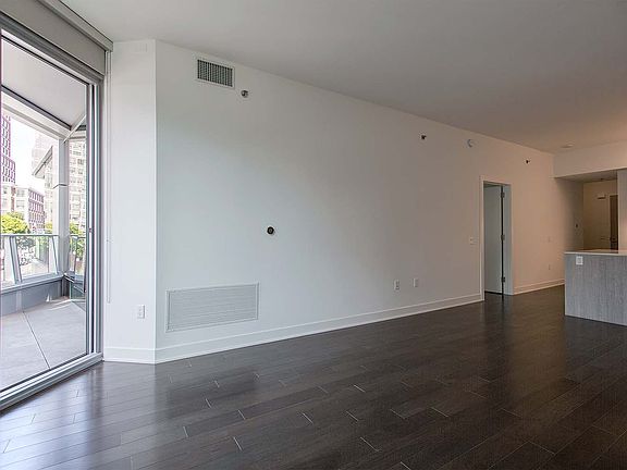 3rd image of 318 Main St Unit 2B