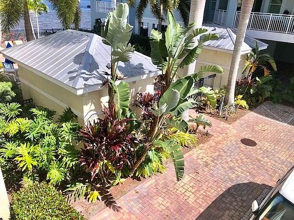 5th image of 275 NW Flagler Ave APT 206