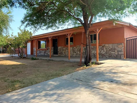 3rd image of 2943 N 53rd Ave