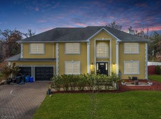 15 Bethany Cir, Closter, NJ 07624