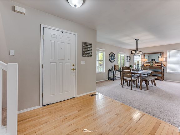 5th image of 7615 Douglas Avenue NE