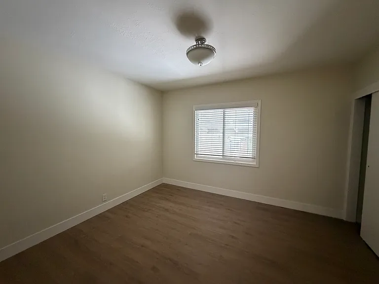1323 Edgehill Dr — Photo 9