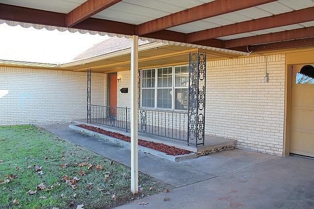 2nd image of 106 Oakside Dr