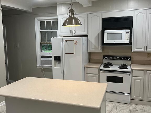 5th image of 1318 Spencer Ave