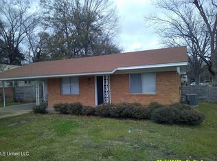 600 W College St, Clinton, MS 39056