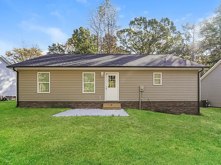 642 E Ketchie St — Photo 15