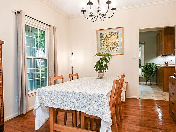 5th image of 3102 Parkwood Trl NW