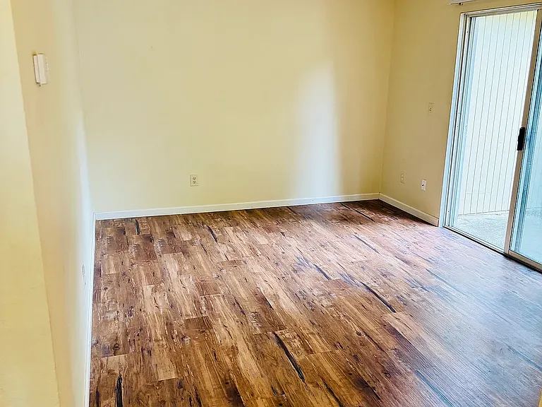 463 Coffield Ave #7 — Photo 4