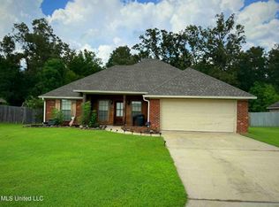 525 Oak Park Cir, Pearl, MS 39208